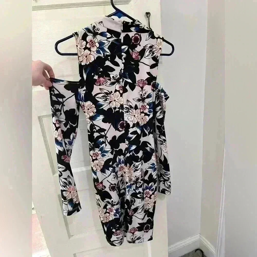 GUESS off the shoulder floral dress NWT brand new - Picture 7 of 8